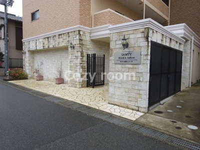 【エントランス】 | サムティ江坂JuReve | マンションの入口はこんな風です。