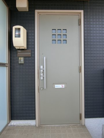 サニーハイツの玄関