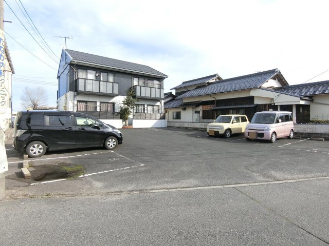 サニーハイツの駐車場