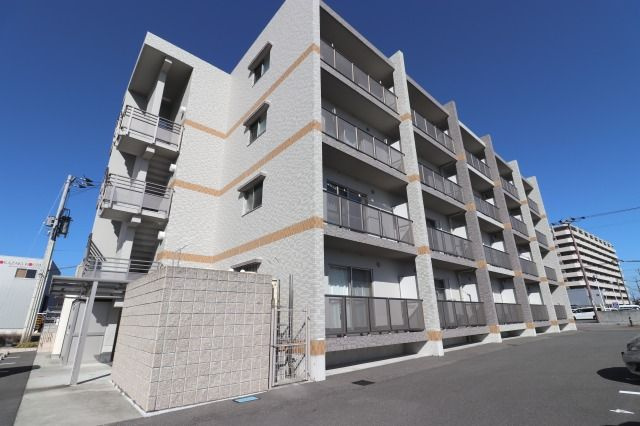 クレドール南川添の駐車場|駐車場があります
