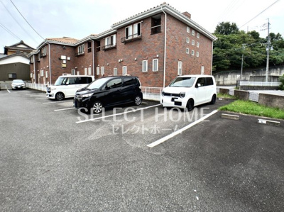 【駐車場】 | ＧｒａｎｄＣｏｕｒｔ壱番館 | 車をお持ちの方に嬉しい駐車場付きの物件です