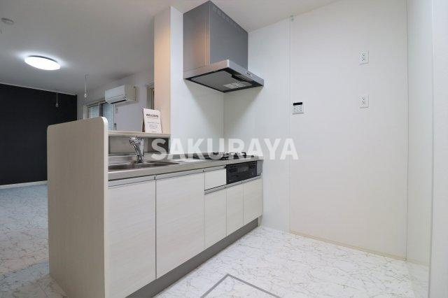 プレミアムのキッチン|2021年撮影。現況と異なる場合がございます。