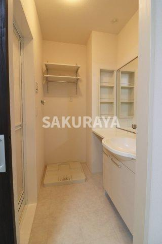 プレミアムの洗面所|2021年撮影。現況と異なる場合がございます。