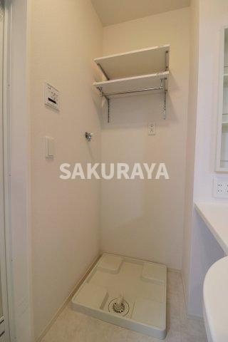 プレミアムのその他|洗濯機置き場。2021年撮影。現況と異なる場合がございます。