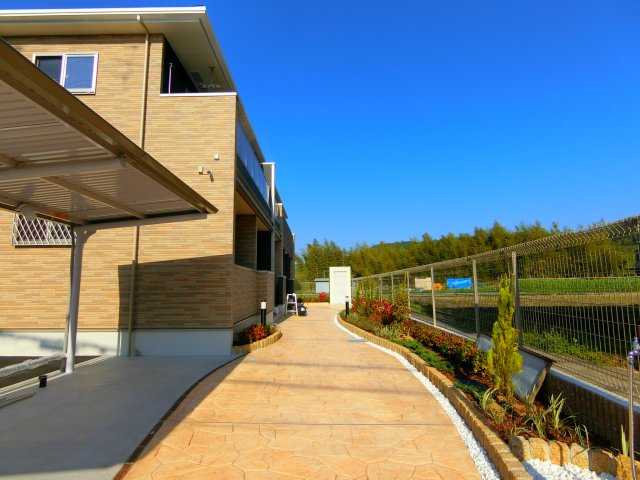 シャルム汐ノ宮のエントランス