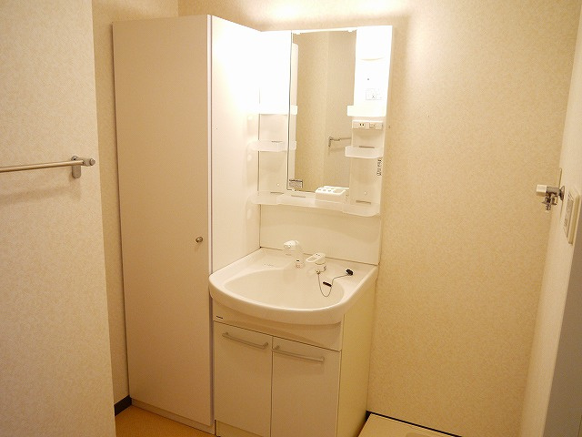 結充Immeuble　B館の独立洗面台|独立洗面台あり、毎朝おしゃれに忙しい女性の方におすすめです