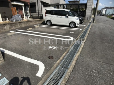 【駐車場】 | ＳｕｎＧｒａｃｉａｓｓ | 車をお持ちの方に嬉しい駐車場付きの物件です