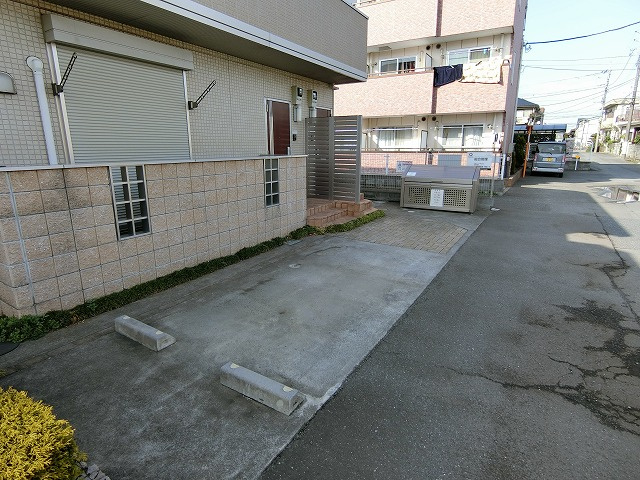 メゾン・ラフィネⅠの駐車場