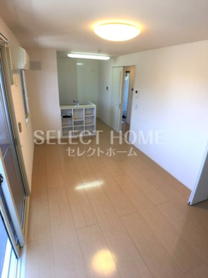 【居間・リビング】 | グランドハイツ | ゆったりとしたリビングです