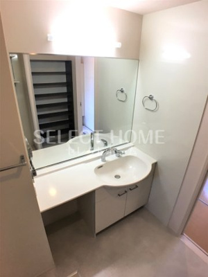 【独立洗面台】 | グランドハイツ | 朝の支度にも助かる、独立の洗髪洗面化粧台