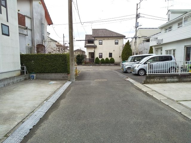 【前面道路含む現地写真】 | 東金市田間　土地　上物有り