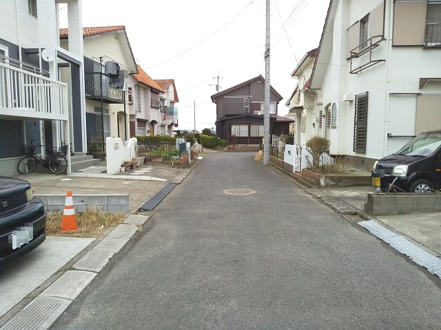 【前面道路含む現地写真】 | 東金市田間　土地　上物有り