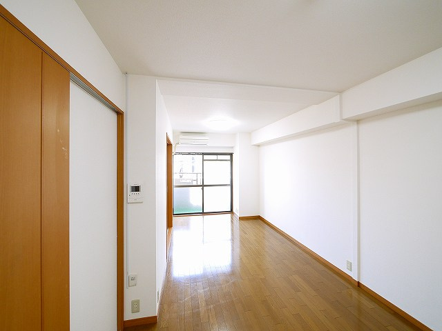 なら南新町マンションの居間・リビング|使いやすい居間です