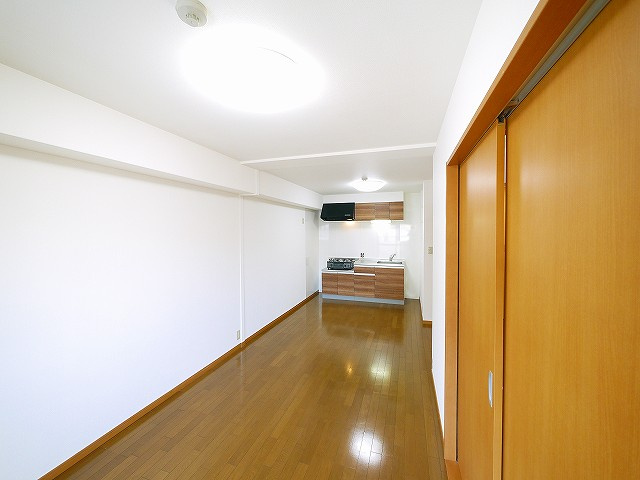 なら南新町マンションの居間・リビング|使いやすいリビングです