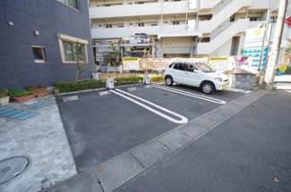 【駐車場】 | いつでも目の届く敷地内に駐車場があります♪荷物がかさばりがちなお買物にも、敷地内駐車場があると便利ですよね☆