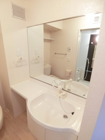 ブリエヴェール都の独立洗面台|独立洗面台で身支度をすべて済ませてしまいましょう