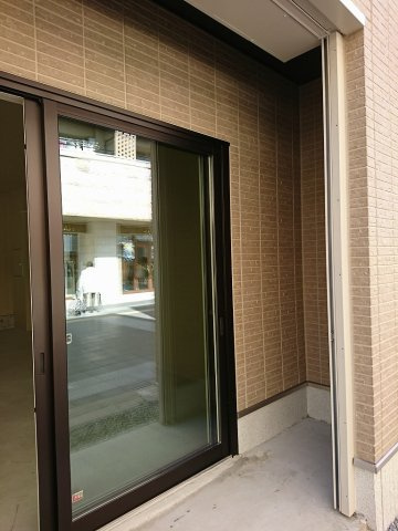 築浅！桜井駅前テナントのエントランス