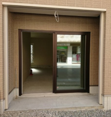 【エントランス】 | 築浅！桜井駅前テナント