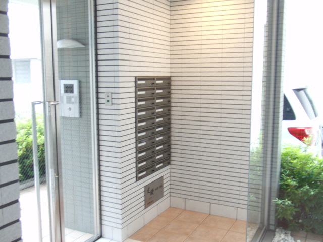 大阪市淀川区三津屋南３丁目の賃貸マンションのロビー