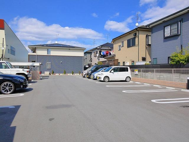 ファイヤーバードの駐車場