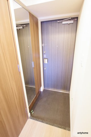 プレサンス立売堀ベルヴィル 仲介手数料無料の玄関