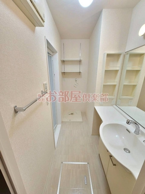 グランアルファKの洗面所|ゆったりとスペースのある洗面所