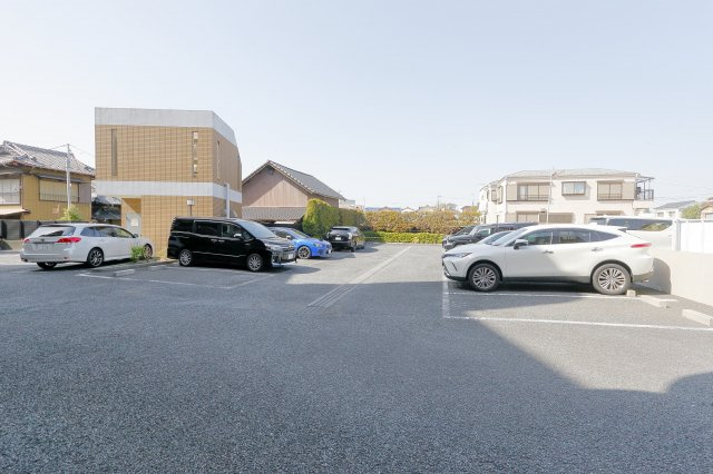 グレースコートの駐車場