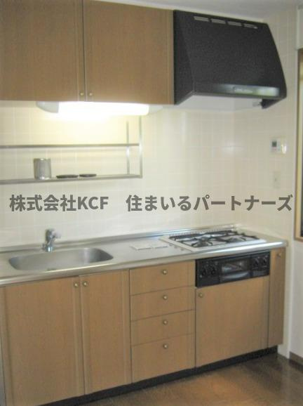 ルミエールⅠのキッチン|コンパクトなキッチンで掃除もラクラク
