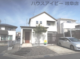 【外観】 | 岐阜市上川手　中古戸建て　築5年！ウッドデッキのついた明るいリビング♪茶所駅まで10分！お車3台可能