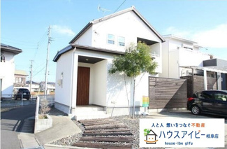 【外観】 | 岐阜市上川手　中古戸建て　築5年！ウッドデッキのついた明るいリビング♪茶所駅まで10分！お車3台可能