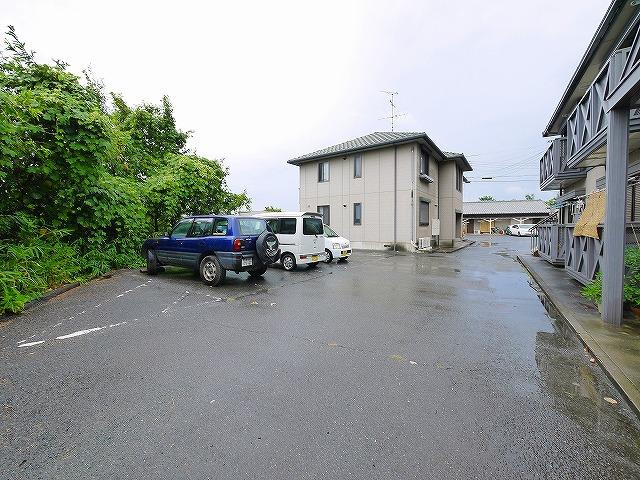 サニーハウスＡの駐車場|駐車場に車を止められます