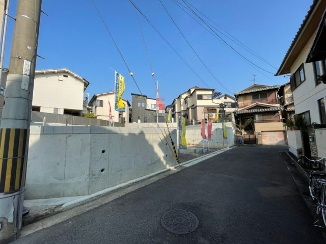 堺市西区平岡町　土地の前面道路含む現地写真