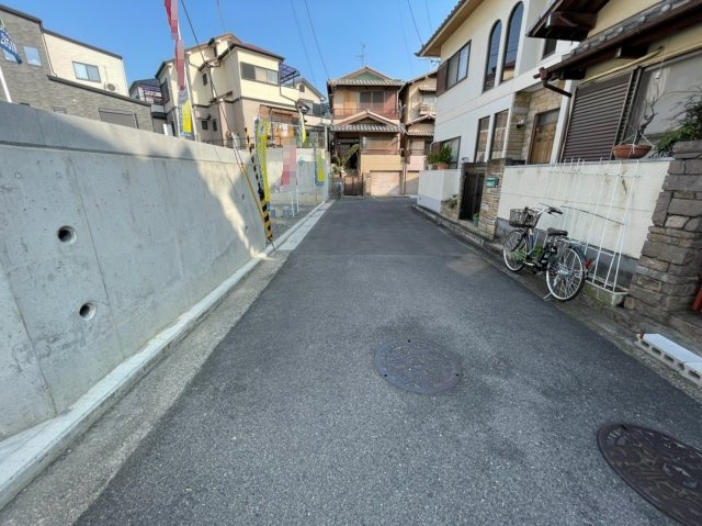 堺市西区平岡町　土地の前面道路含む現地写真