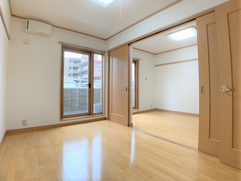 パーシモン上ノ橋の洋室