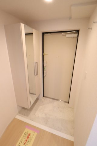 ヴァイオレット・アビタシオンの玄関