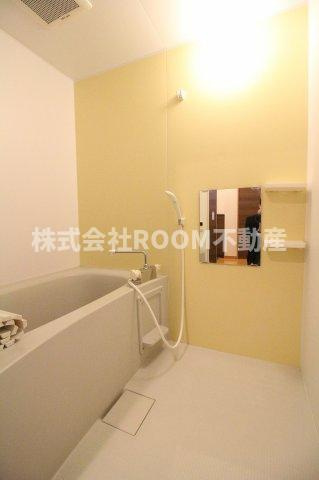 グレイス　プルメリアの内装|明るい室内です