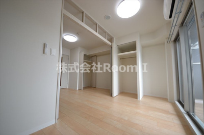 【洋室】 | ヴィラ・セレーノ玉造本町（旧ルネフラッツ玉造本町 | ゆったりした洋室です