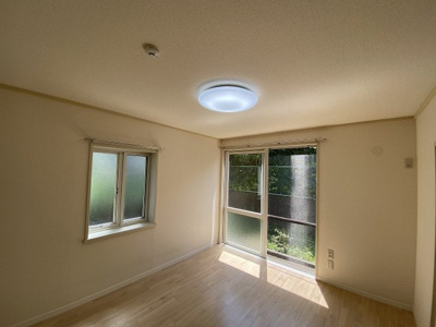 【洋室】 | セピアヴィラ【SHM】 | 南向き角部屋二面採光洋室6.4帖のお部屋です！