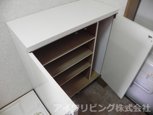 ソミュール百草Iの設備|シューズボックス完備【ソミュール百Ⅰ】