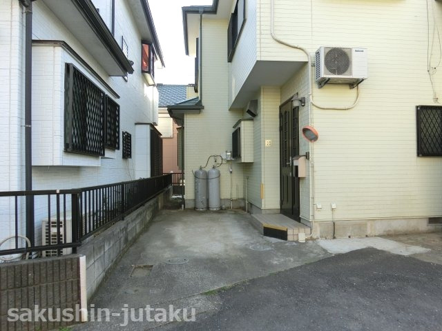高津東３丁目　中古戸建の駐車場