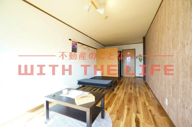 コンバーチブル【キャッシュバック対象物件】の居間・リビング|ゆったり過ごせる居間です