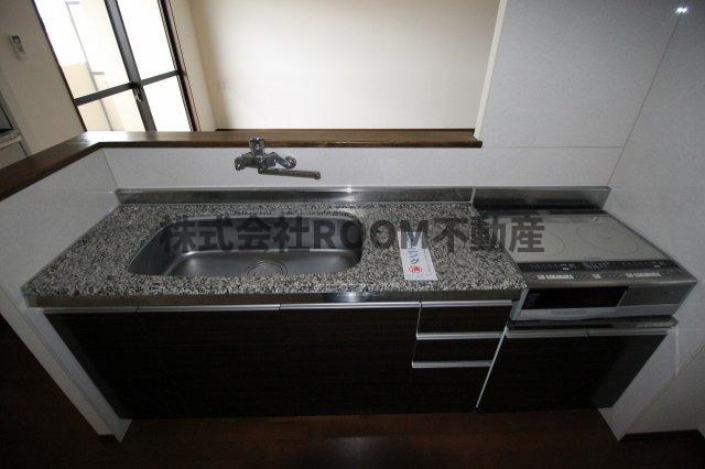 Noah天神のキッチン|コンパクトなキッチンで掃除もラクラク