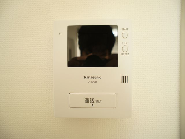 【セキュリティ】 | ベイリーフB | 訪問者の確認ができるTVドアホン付きです♪