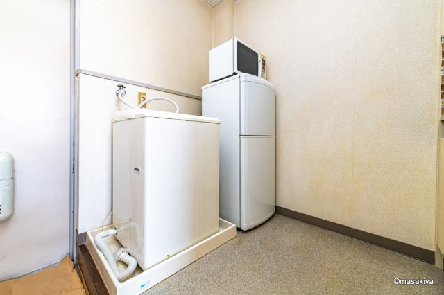 本郷マンションのキッチン|洗濯機・冷蔵庫付き