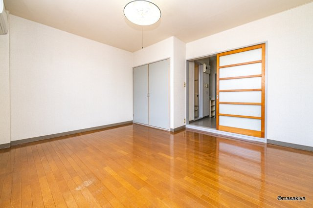 本郷マンションの洋室