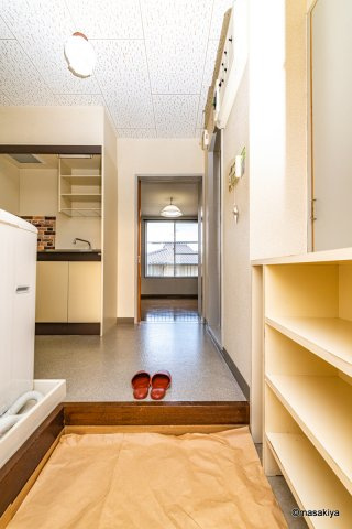 本郷マンションの玄関