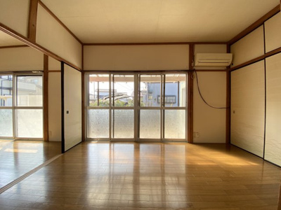【居間・リビング】 | 永井作古谷住宅 | 南向きで明るいお部屋