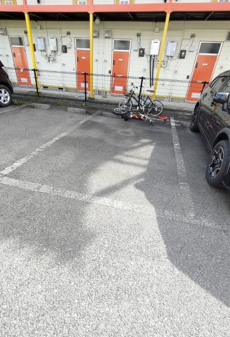 Lapis RURI(ラピス　ルリ) の駐車場