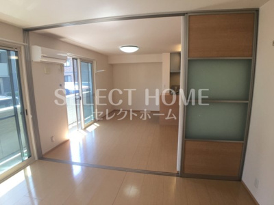 【居間・リビング】 | シティーコート色子Ｂ棟 | ゆったりとしたリビングです