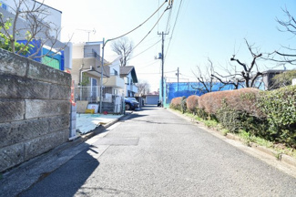 【前面道路含む現地写真】 | 現地見学や資料請求などお気軽にお問合わせ下さい
周辺環境とあわせて現地ご案内致します。
